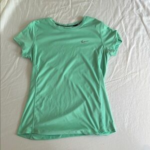 Nike Green Fitted Short Sleeve Tee